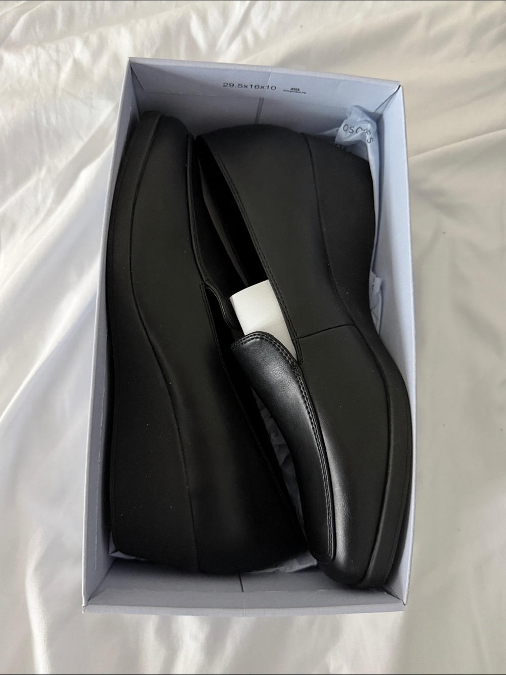 AEROSOLES Black Slip-On Comfort Loafers for women’s leather